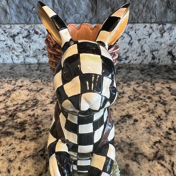 Mackenzie-Childs Black And White Courtly Check BUNNY WITH BACKPACK. RARE! - Picture 10 of 15